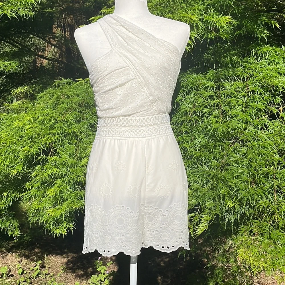 ROMPER by ENDLESS ROSE WHITE EYELET NEW! - Picture 1 of 11